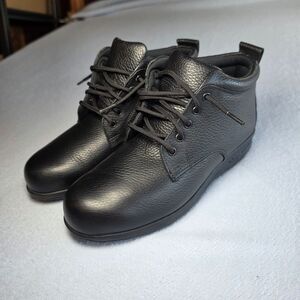 SAS Alpine Boots Women's Size 8.5 Black Leather Chukka Ankle Work Slip Resistant